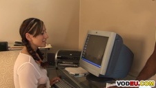 prześliczna 18nastka pokazuje szkołę