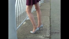 naturalne piersi słodkiej brunetki