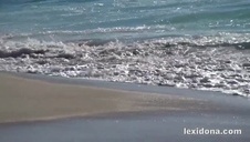 dwie nastolatki nad wodą