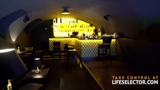 sika na masturbująca się laskę