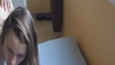 pornus z analem z blondynkami w trójkącie