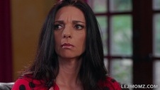 milfetka palcuje swoja słodką cipeczke