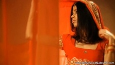 azjatycka cipa zdominowana ręcznie i sex zabawkami