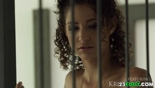 blondi połyka spermę