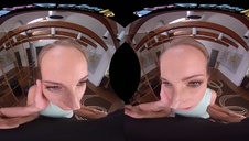 długi penis penetruję laskę na kanapie