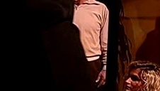 laseczka masturbuje się w wannie