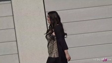 wynajęli ją na seks grupowy