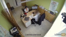 postanowiła mu pomóc