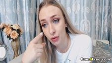 przesłodka blondyneczka zapinana w kakao