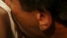 dojrzała pani w rajtuzkach na łóżeczku