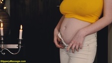 młoda kasia musi sobie sama dogodzić