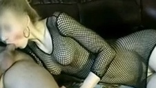 azjatka jest lizana po słodkiej szparce