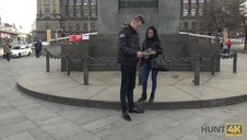 super azjatka w różowym stroju