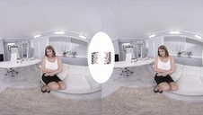 seks na macie z rozkoszną blondynką