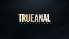 seks z wypinającą się mamusią w kuchni