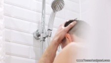 nicole aniston zabawia się z gorącą madison ivy