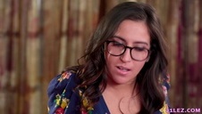 kocice liżą się namiętnie