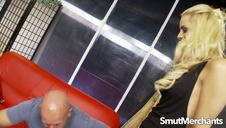 owłosiona dziura w wannie