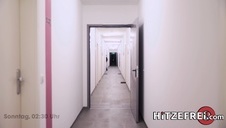 wytatuowana kotka lubi analne rżnięcie