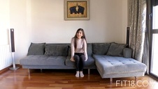 masaż z olejkiem wzbudził w niej żądzę