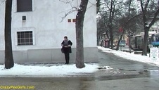 młoda picz i różowy dildo