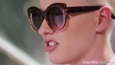 sexowna blonyna na tarasie rezydencji