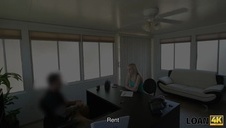 młoda lubi ssać długiego i sztywnego penisa