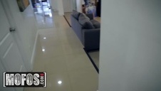 wykręcanie sutów to co lubi najbardziej