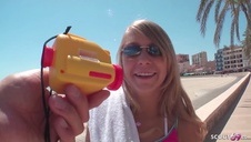 piękna i cycata laska uwielbia kolor różowy