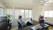 ruchanie fajnej dupeczki z kolczykami