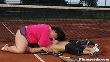 jej różowe zasikane majteczki