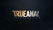 smukła blondynka z fajnym tyłeczkiem lubi ten sport