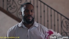 rozkoszna laska bierze do ust długiego kutasa