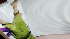 kutas między dużymi i opalonymi piersiami