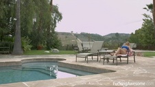 chciała go udusić swoimi cyckami