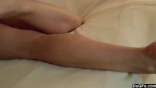 seksowna laska robi słodki pokaz