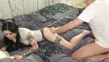 jakaś rybka skusiła się na jego haczyk