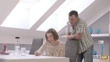 czekoladka kocha się za pieniądze