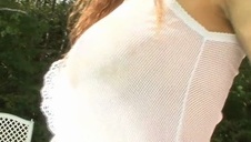 namiętnie całuje się z kolegą