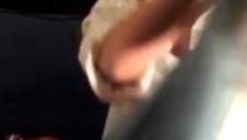 palcowanie się młodej i słodkiej niuni