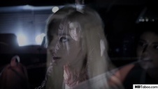 dojrzała blondynka w sex trójkącie z parą nastolatków