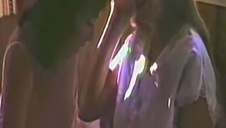 cycata mama związana na dywanie