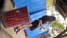 doktor bada mokrą japonke