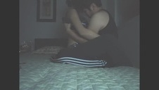 latynoska bierze kąpiel w wannie