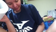 taniec długowłosej i seksownej laski