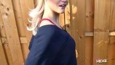 nikki liże jej różową szparkę