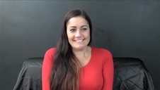 piękna laseczka ma ochotę na jego starą pałkę