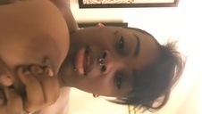 egzotyczna amatorka robi loda