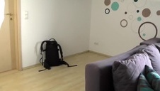 azjatka lubi być wysmarowana oliwką