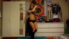 orgazm seksownej laski podczas zabawy wibratorem